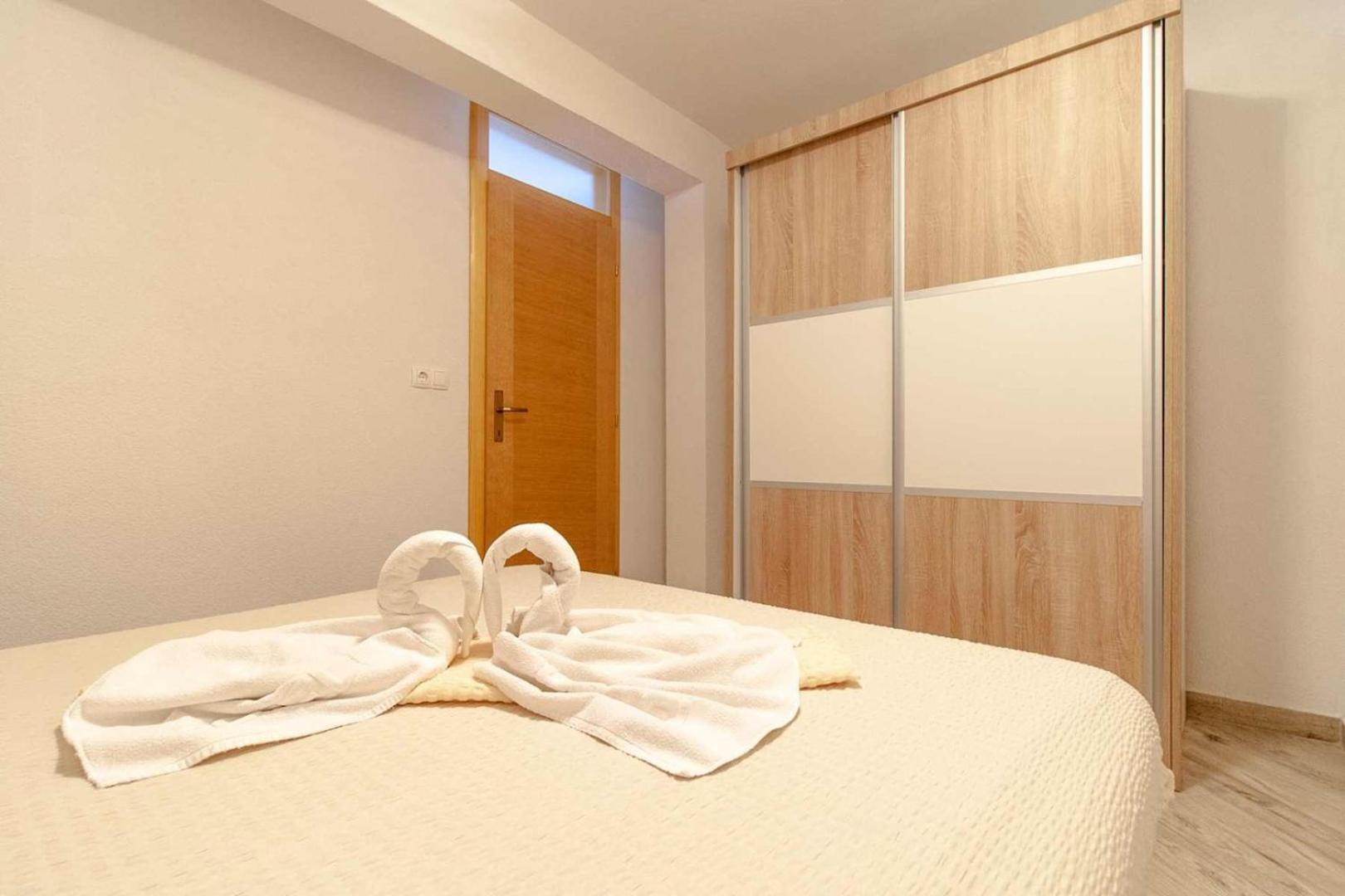 Villa Raguz Sa Privatnom Plazom I Garazom 네움 외부 사진