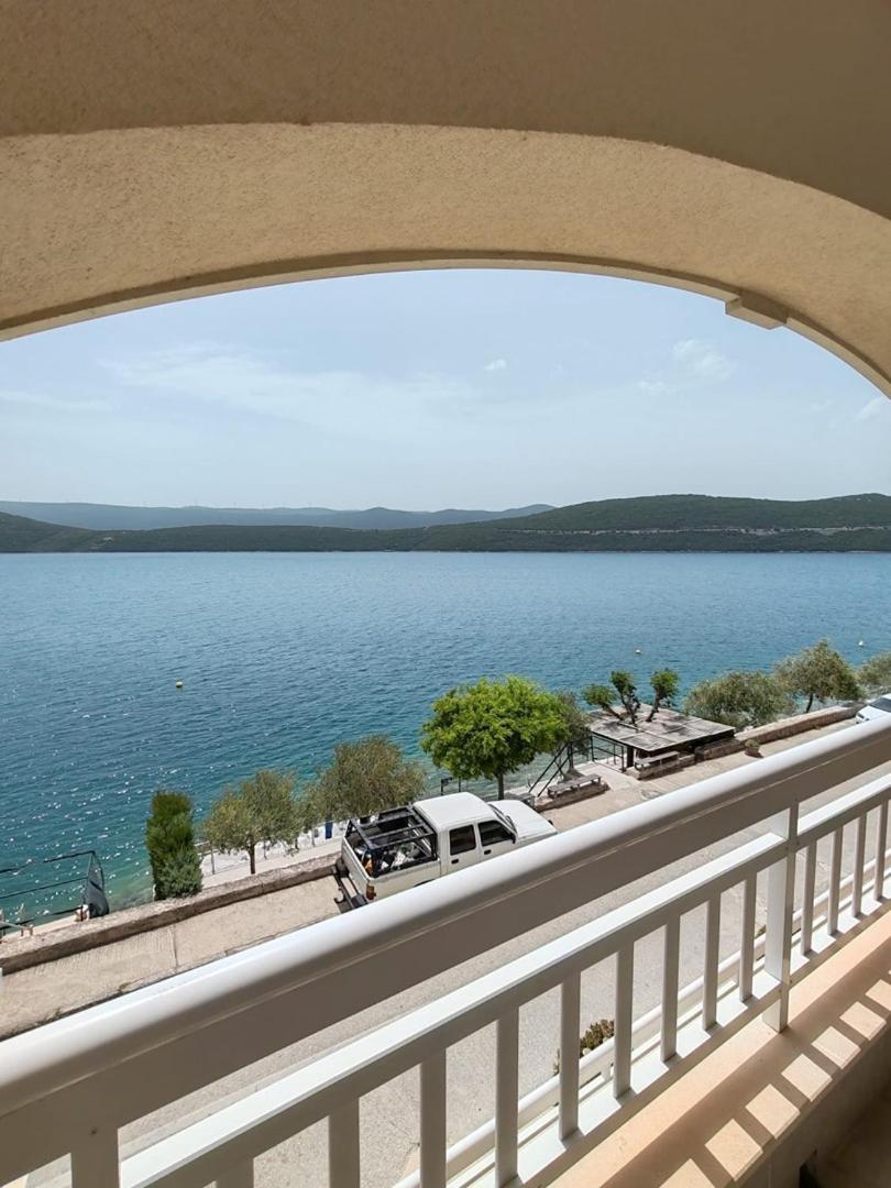 Villa Raguz Sa Privatnom Plazom I Garazom 네움 외부 사진