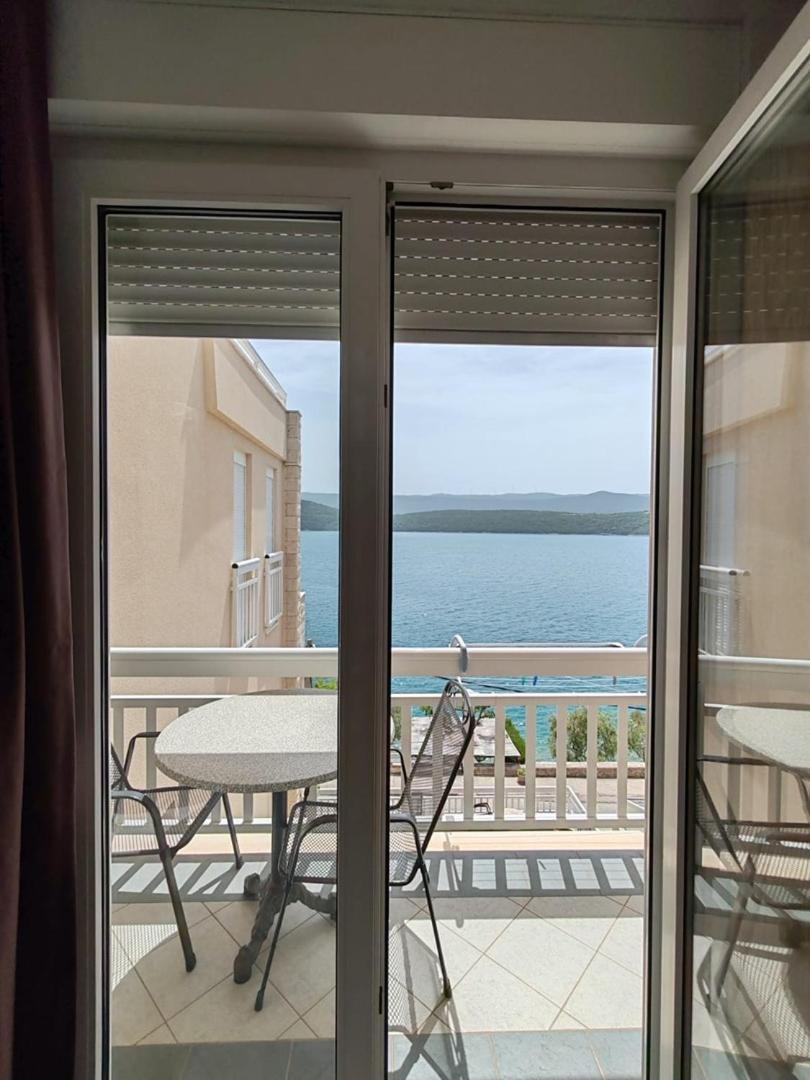 Villa Raguz Sa Privatnom Plazom I Garazom 네움 외부 사진