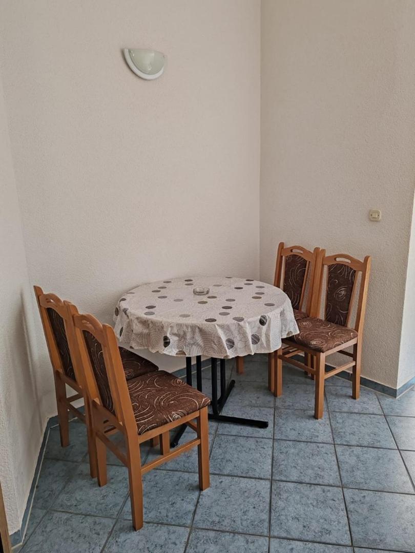 Villa Raguz Sa Privatnom Plazom I Garazom 네움 외부 사진