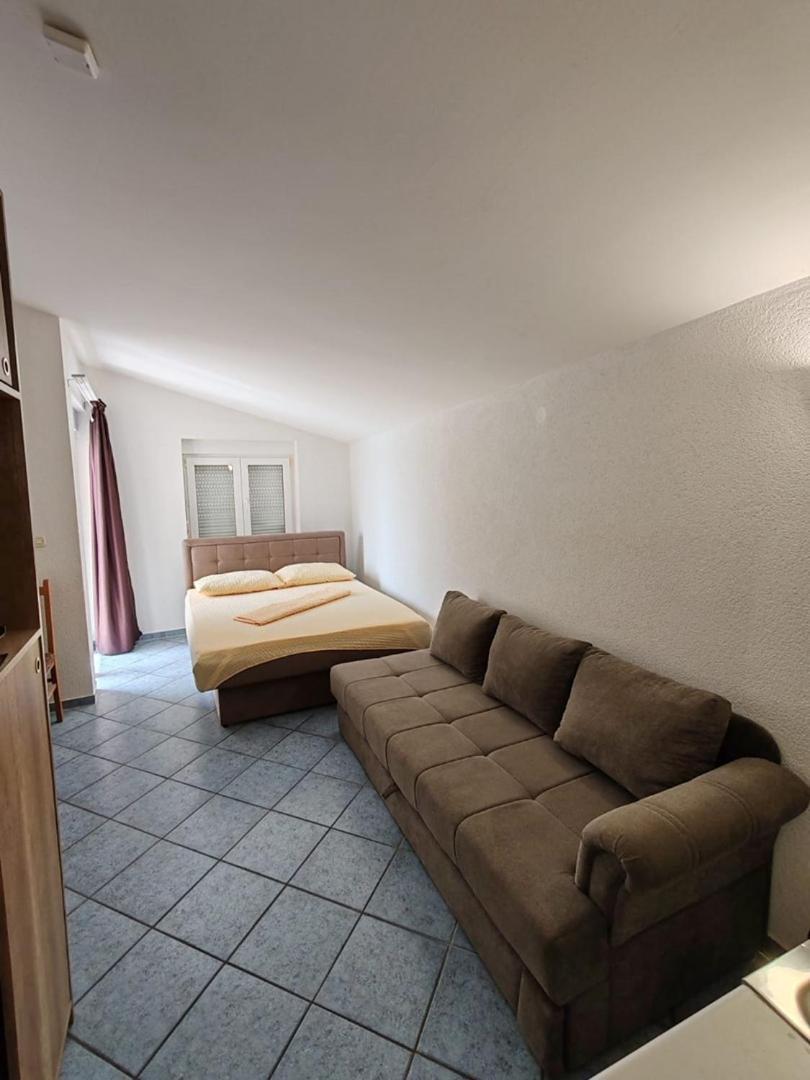 Villa Raguz Sa Privatnom Plazom I Garazom 네움 외부 사진
